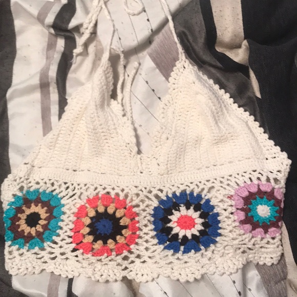 Halter top - Picture 1 of 2